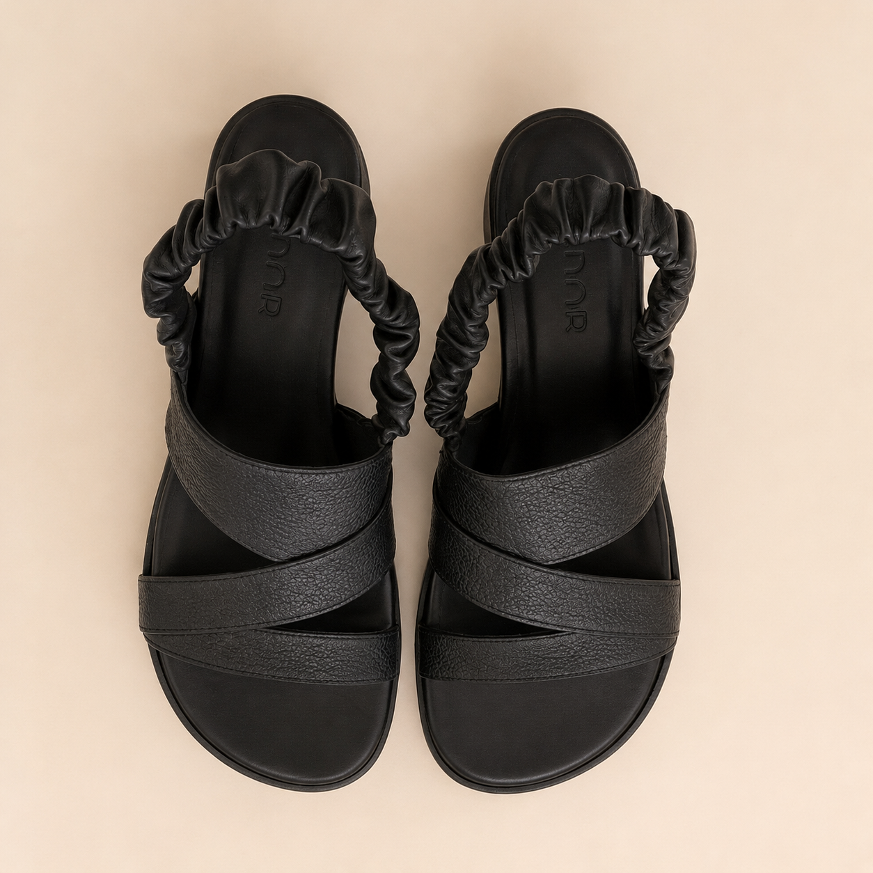 Sandalia de tacón de piel Y01 - Negra