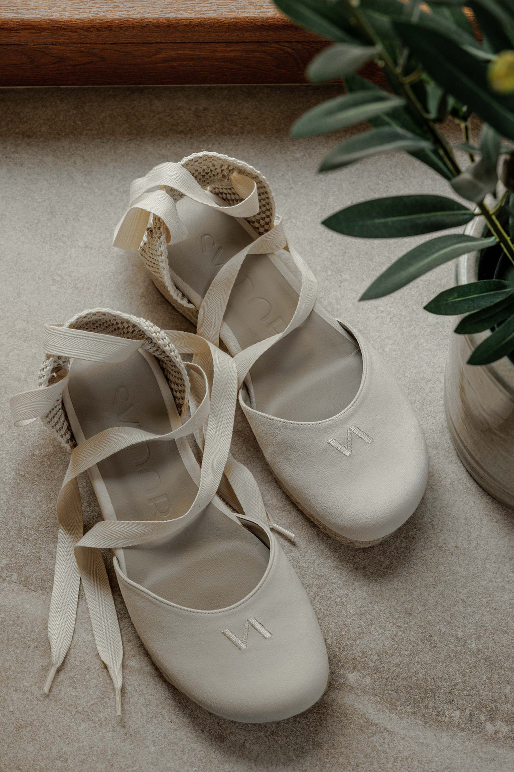 Cuña cerrada B01 - Beige