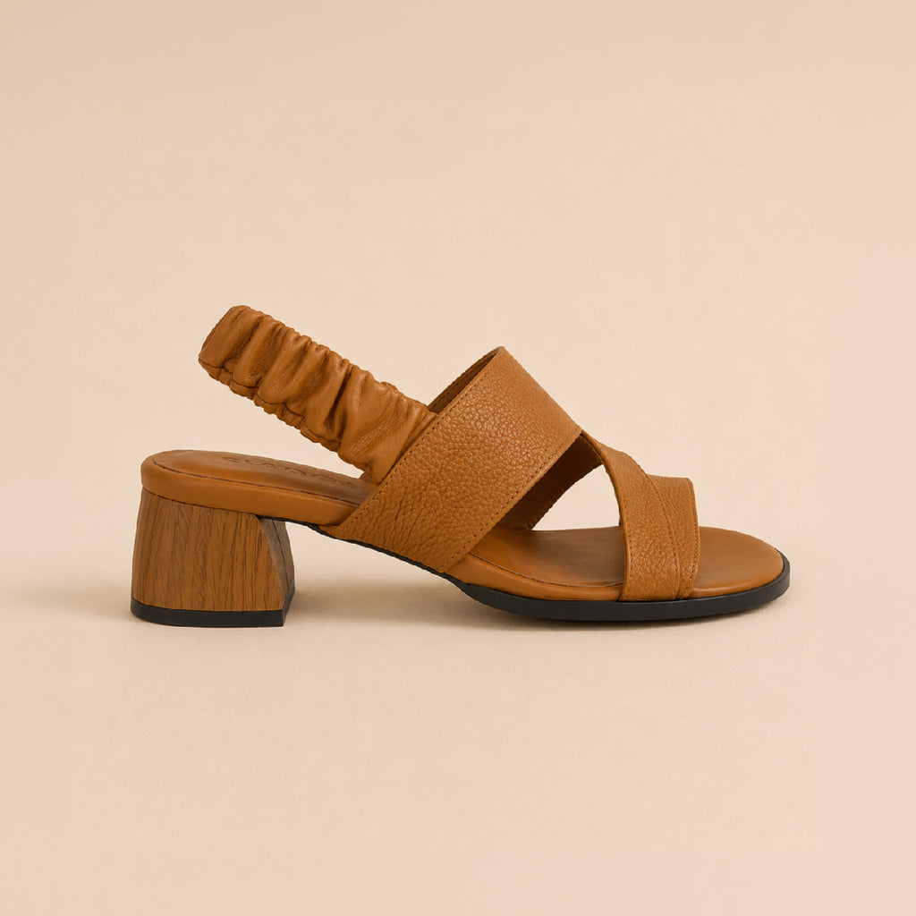 Sandalia de tacón de piel Y01 - Marrón