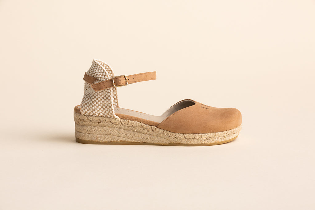 Cuña cerrada B01 - Camel