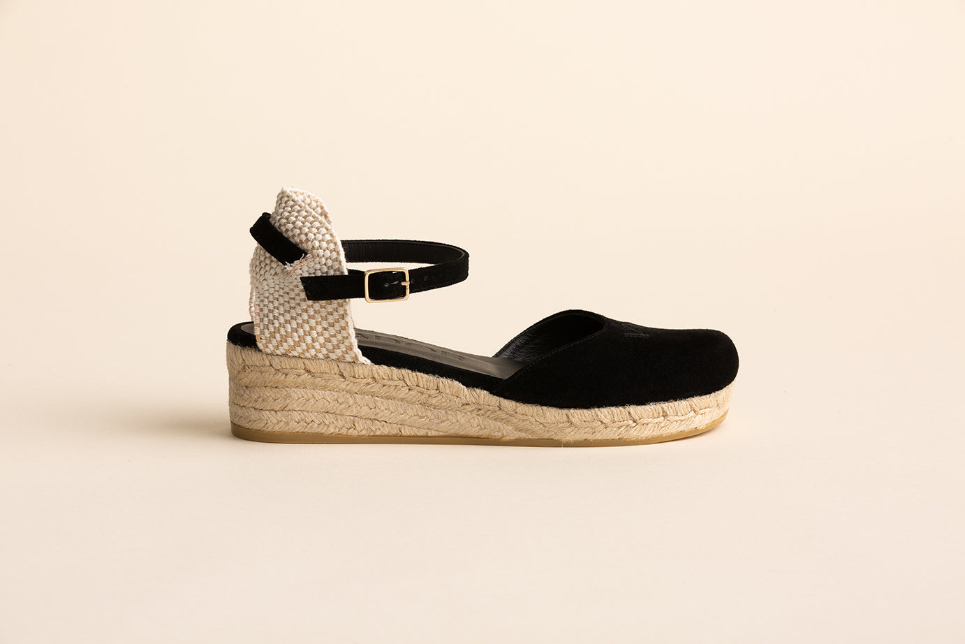 Cuña cerrada B01 - Negro