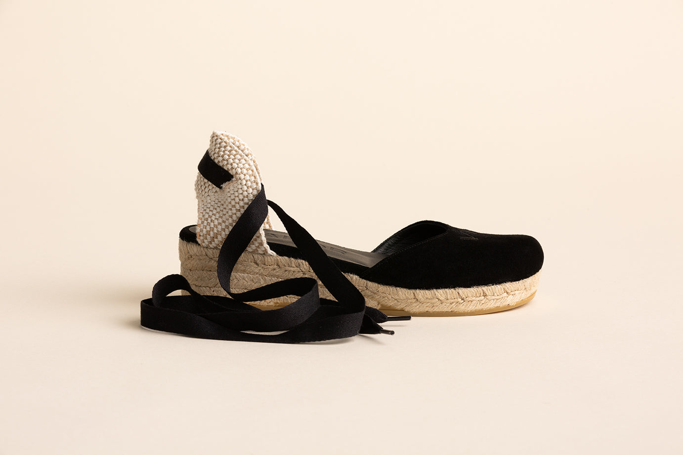 Cuña cerrada B01 - Negro