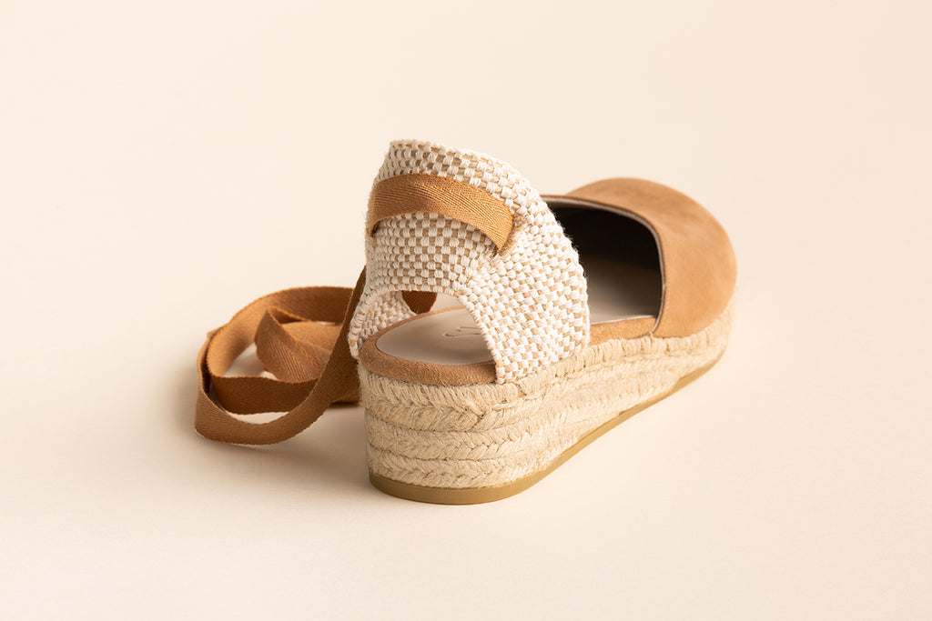 Cuña cerrada B01 - Camel