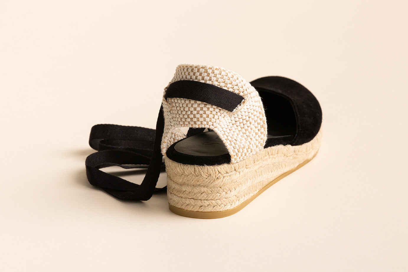 Cuña cerrada B01 - Negro