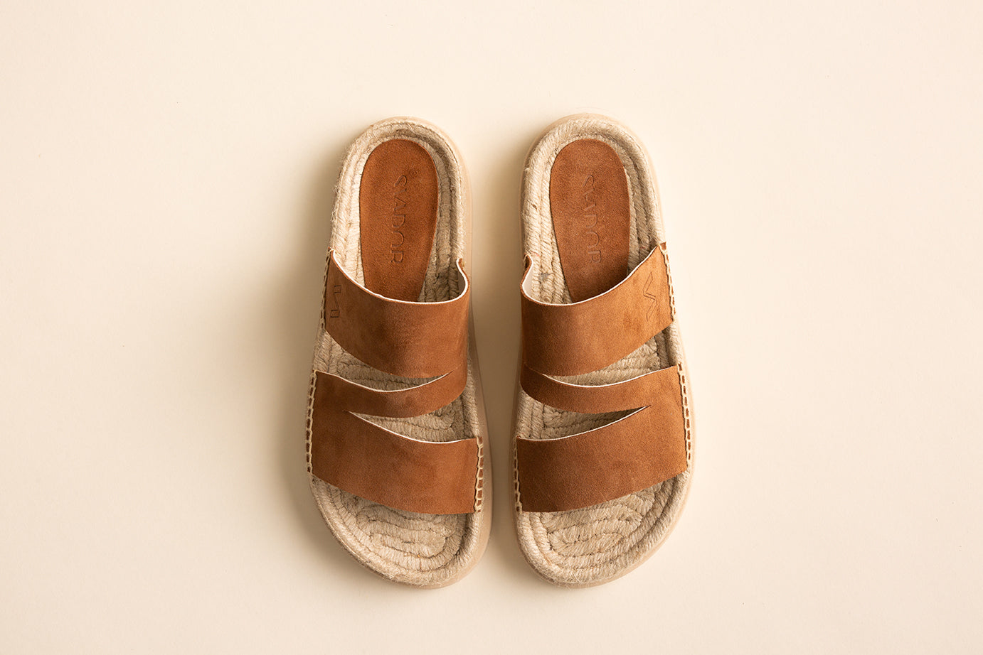 Sandalia plana G01 - Camel